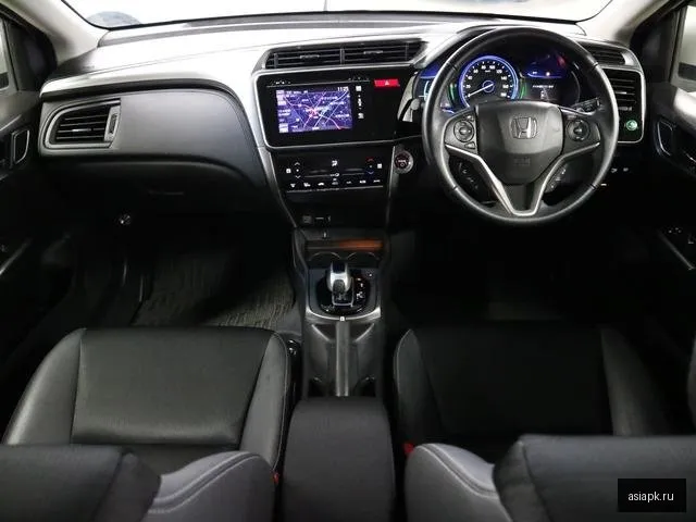 Honda Grace 5