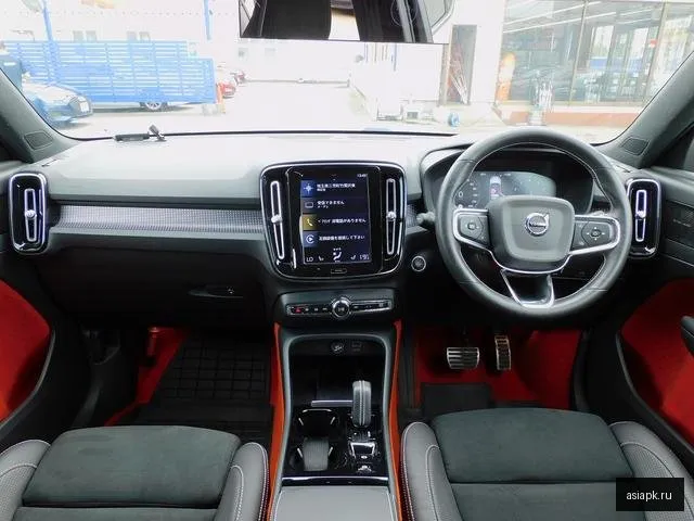 Volvo XC40 4