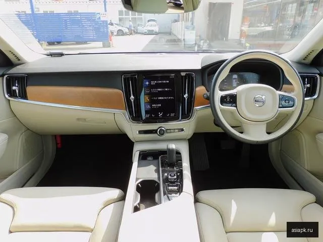 Volvo V90 4