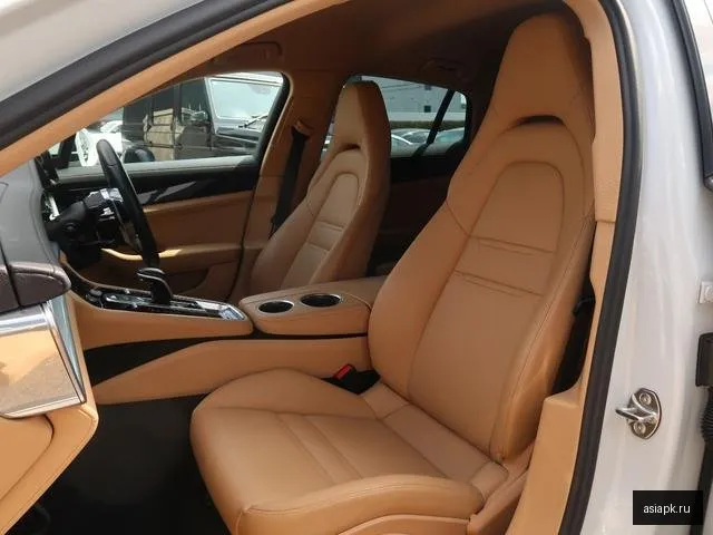 Porsche Panamera 5