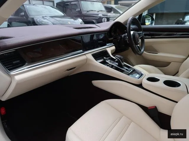 Porsche Panamera 5