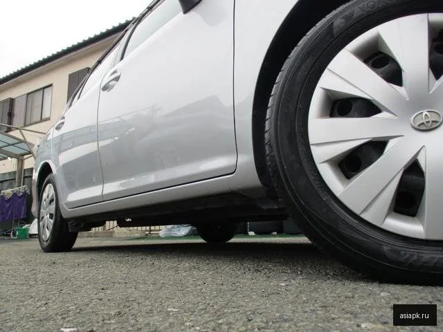 Toyota Corolla Axio 6