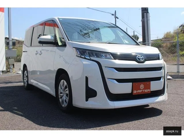 Toyota Noah 5