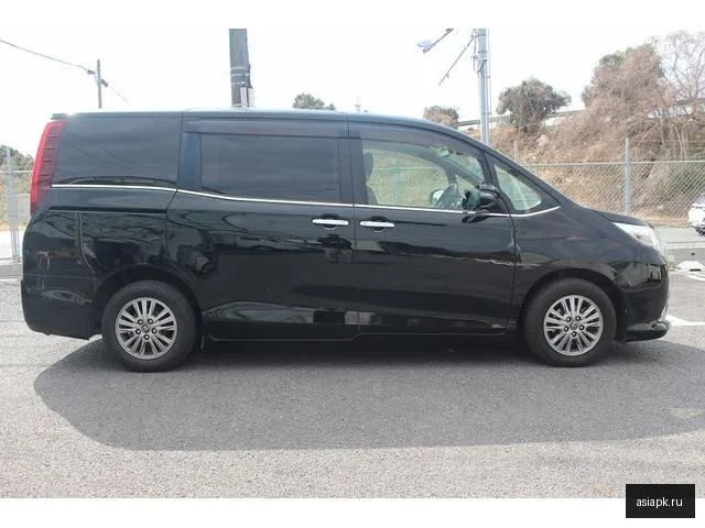 Toyota Esquire 6