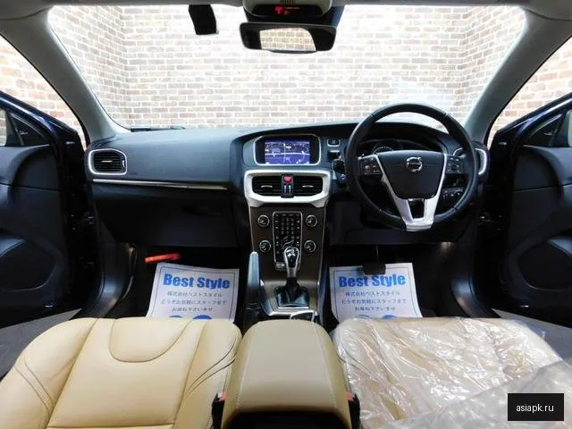 Volvo V40 6