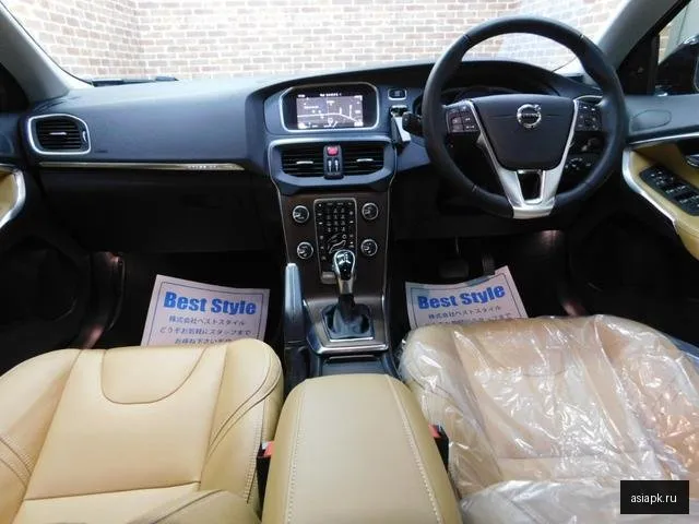 Volvo V40 6