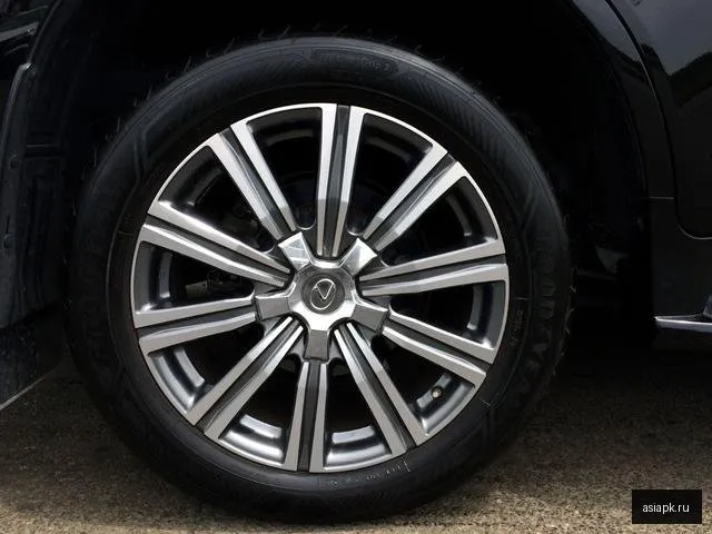 Lexus LX570 6