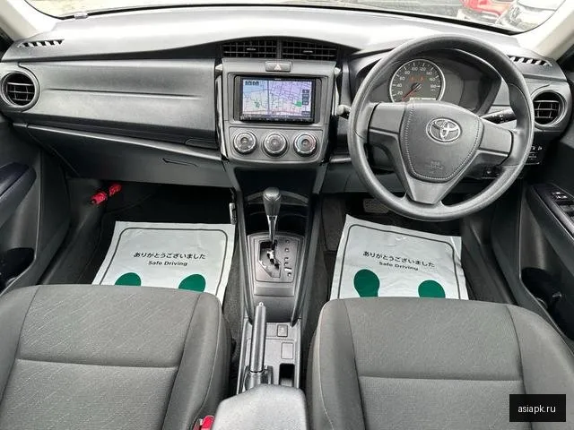 Toyota Corolla Axio 4