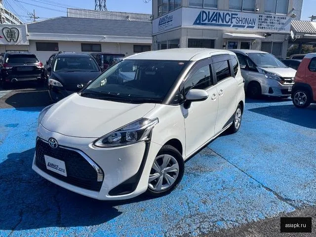 Toyota Sienta 4