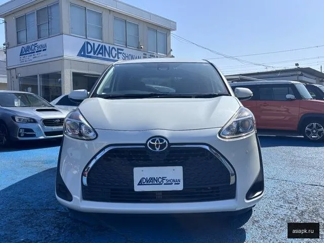 Toyota Sienta 6