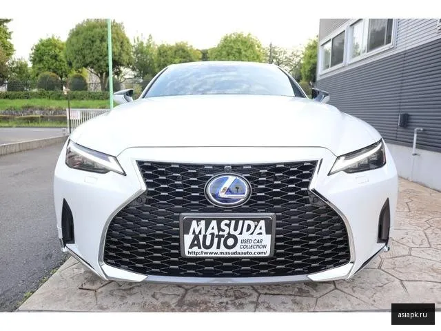 Lexus IS300h 3