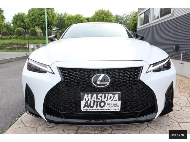 Lexus IS300h 3