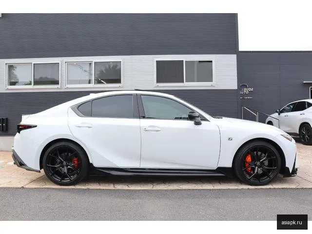 Lexus IS300h 5
