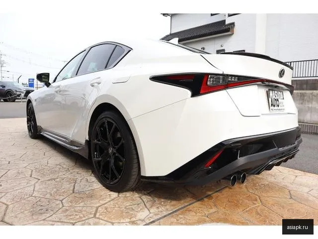 Lexus IS300h 6