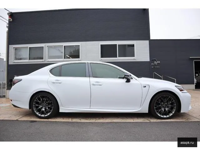 Lexus GS F 5