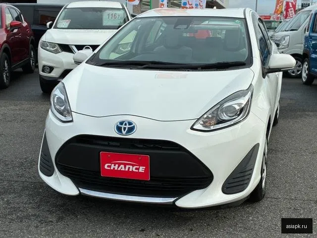Toyota Aqua 4