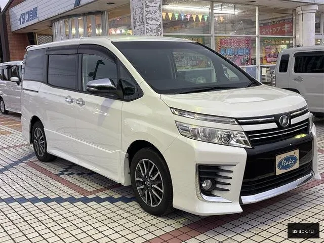 Toyota Voxy 5