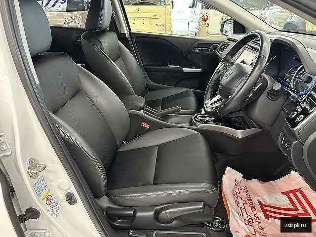 Honda Grace 6