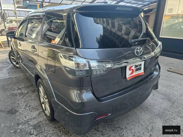Toyota Wish 5