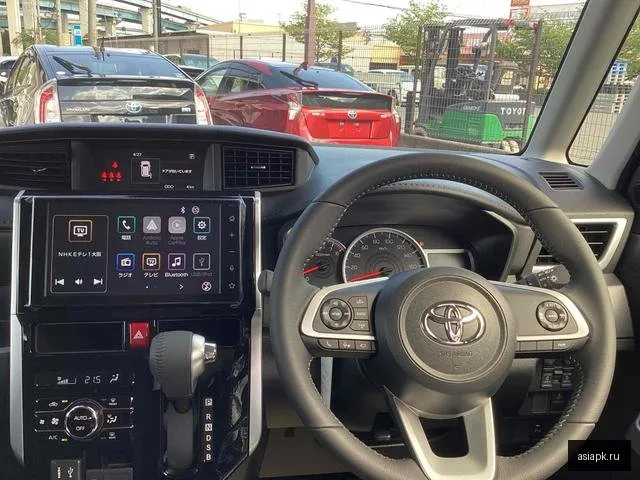 Toyota Roomy 6