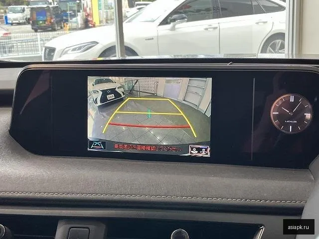 Lexus UX250h 6