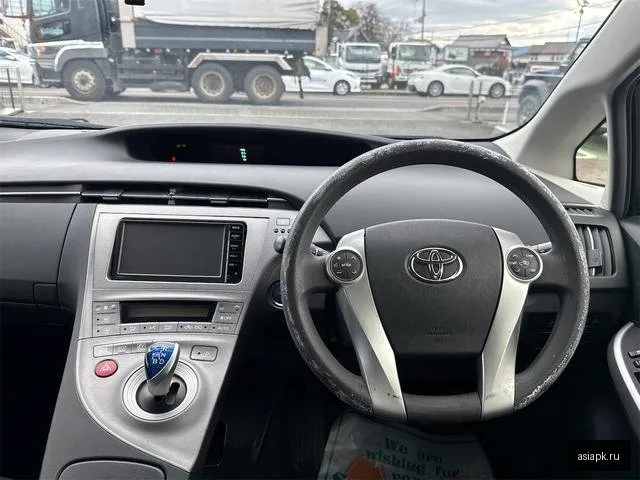 Toyota Prius 6