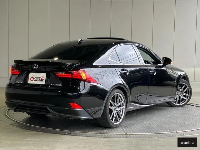 Lexus IS250 4