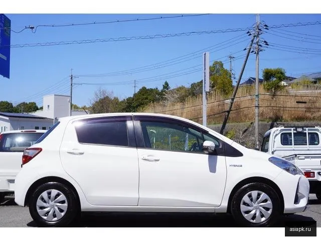 Toyota Vitz 5
