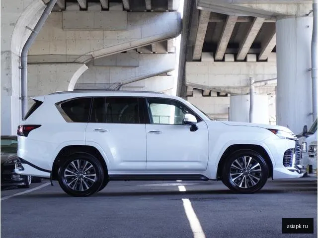 Lexus LX600 5