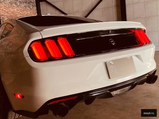 Ford Mustang 6