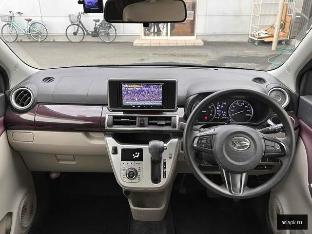 Daihatsu Cast 6