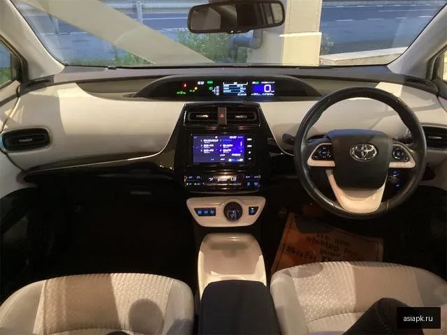 Toyota Prius 6