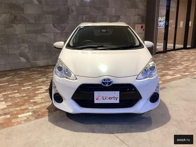Toyota Aqua 3