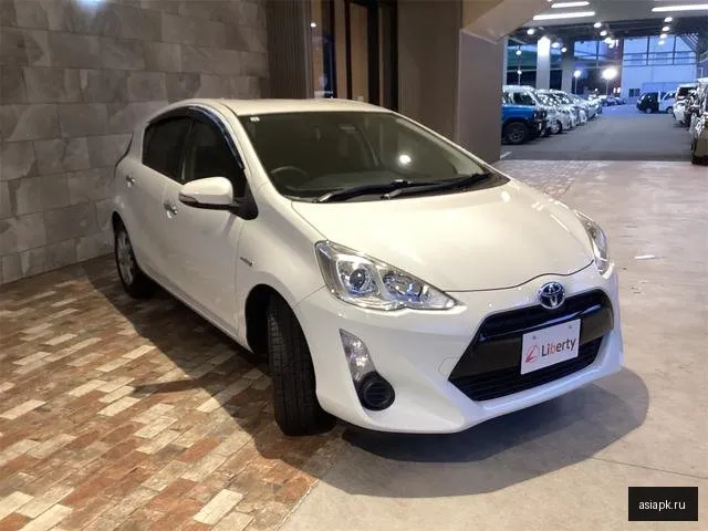 Toyota Aqua 4