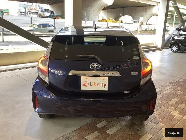 Toyota Aqua 6