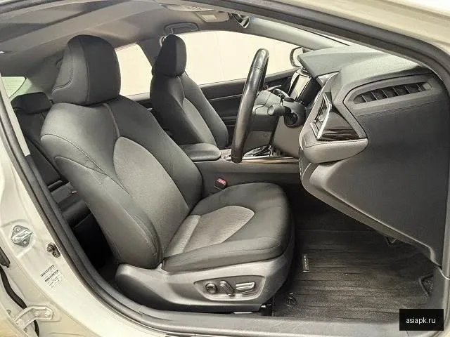 Toyota Camry 6
