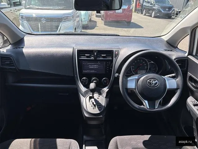 Toyota Ractis 6