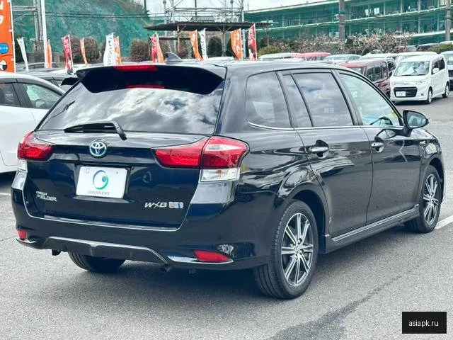 Toyota Corolla Fielder 5