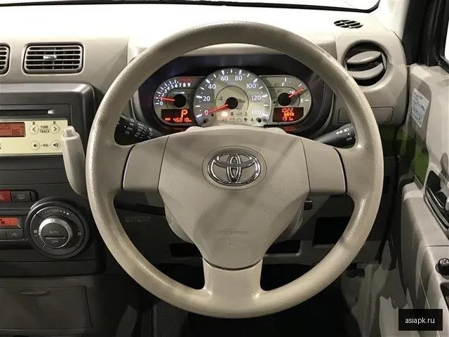 Toyota Pixis Space 5