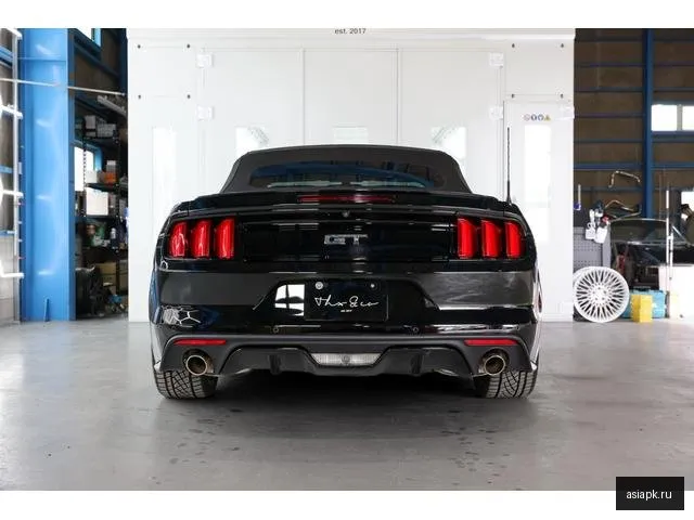 Ford Mustang 4