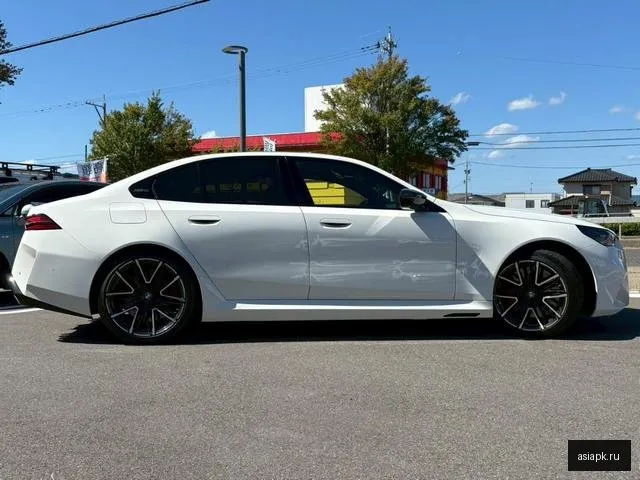 BMW M5 6