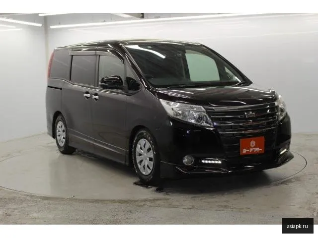 Toyota Noah 5