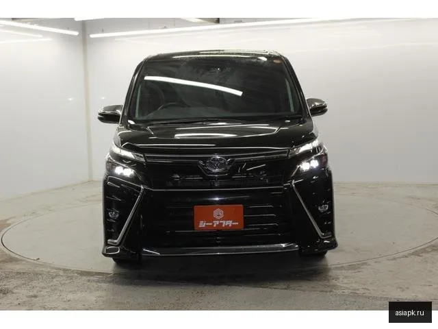 Toyota Voxy 4
