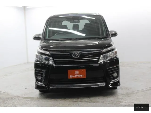 Toyota Voxy 4
