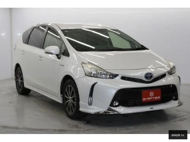 Toyota Prius Alpha 4