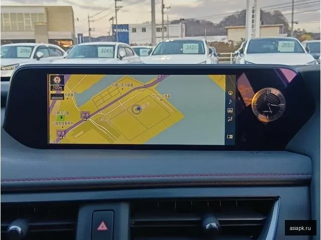 Lexus UX250h 4