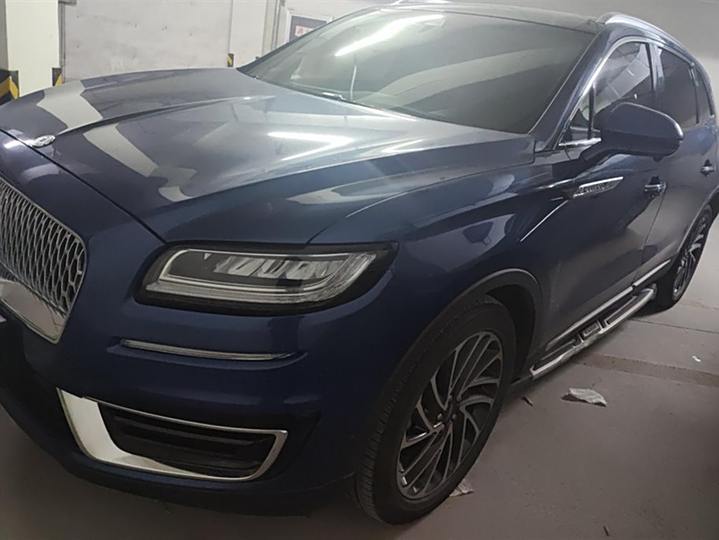 Navigator (imported) 2020 model 2.0T four-wheel drive Zunya version
