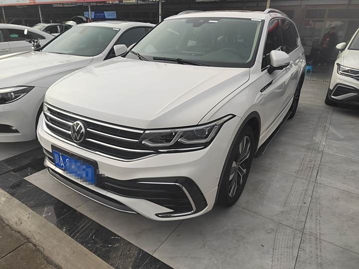 Tiguan L 2022 330TSI automatic two-wheel drive R-Line flagship version