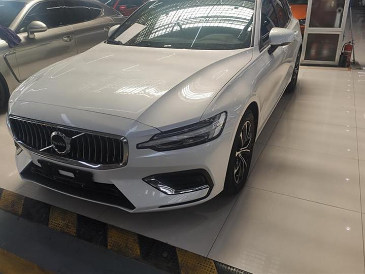 Volvo V60 2021 B4 Zhiyi Deluxe Edition