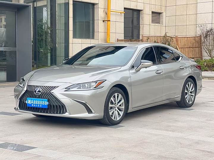 Lexus ES 2021 300h Excellent Edition